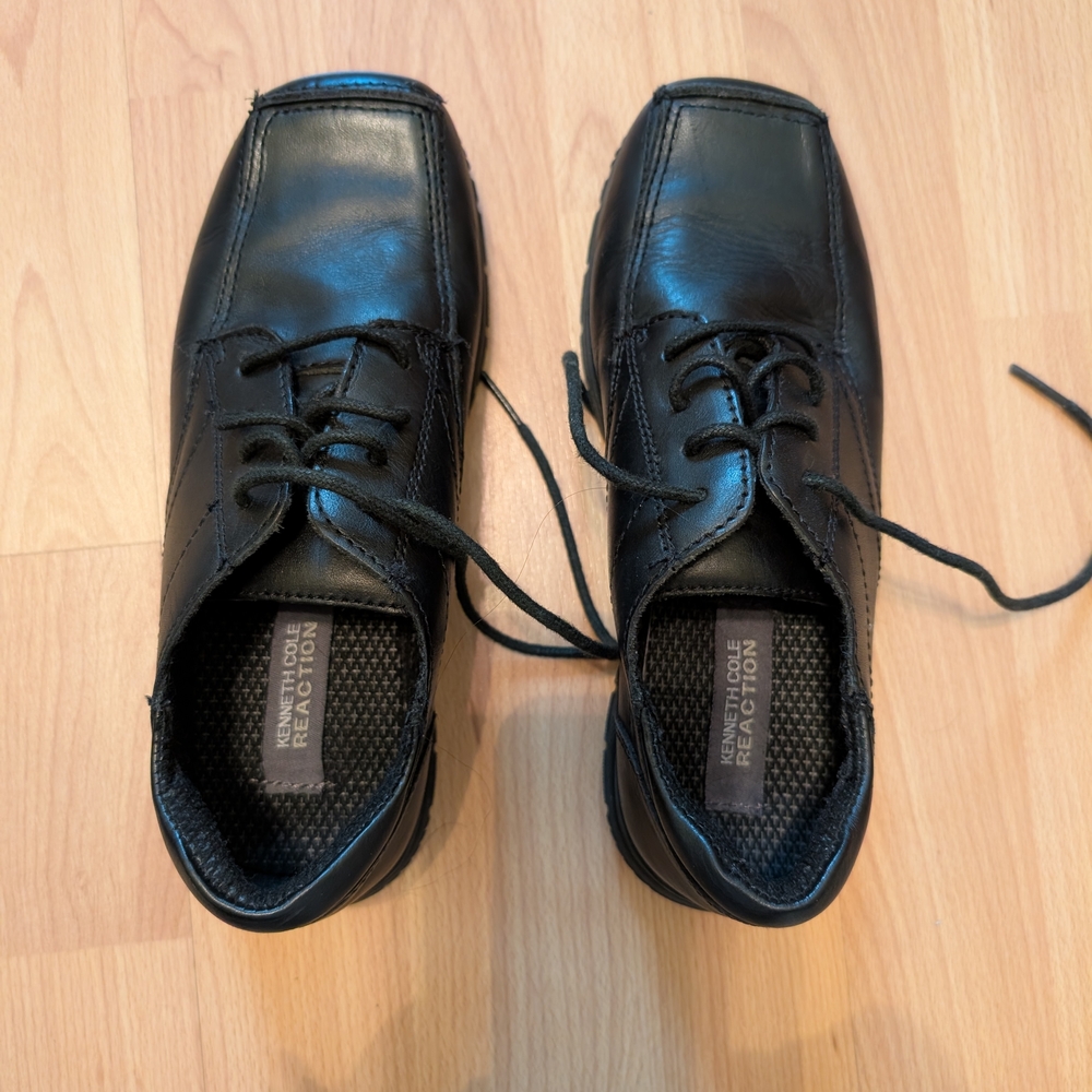 Kenneth Cole Reaction Black Boys Shoes